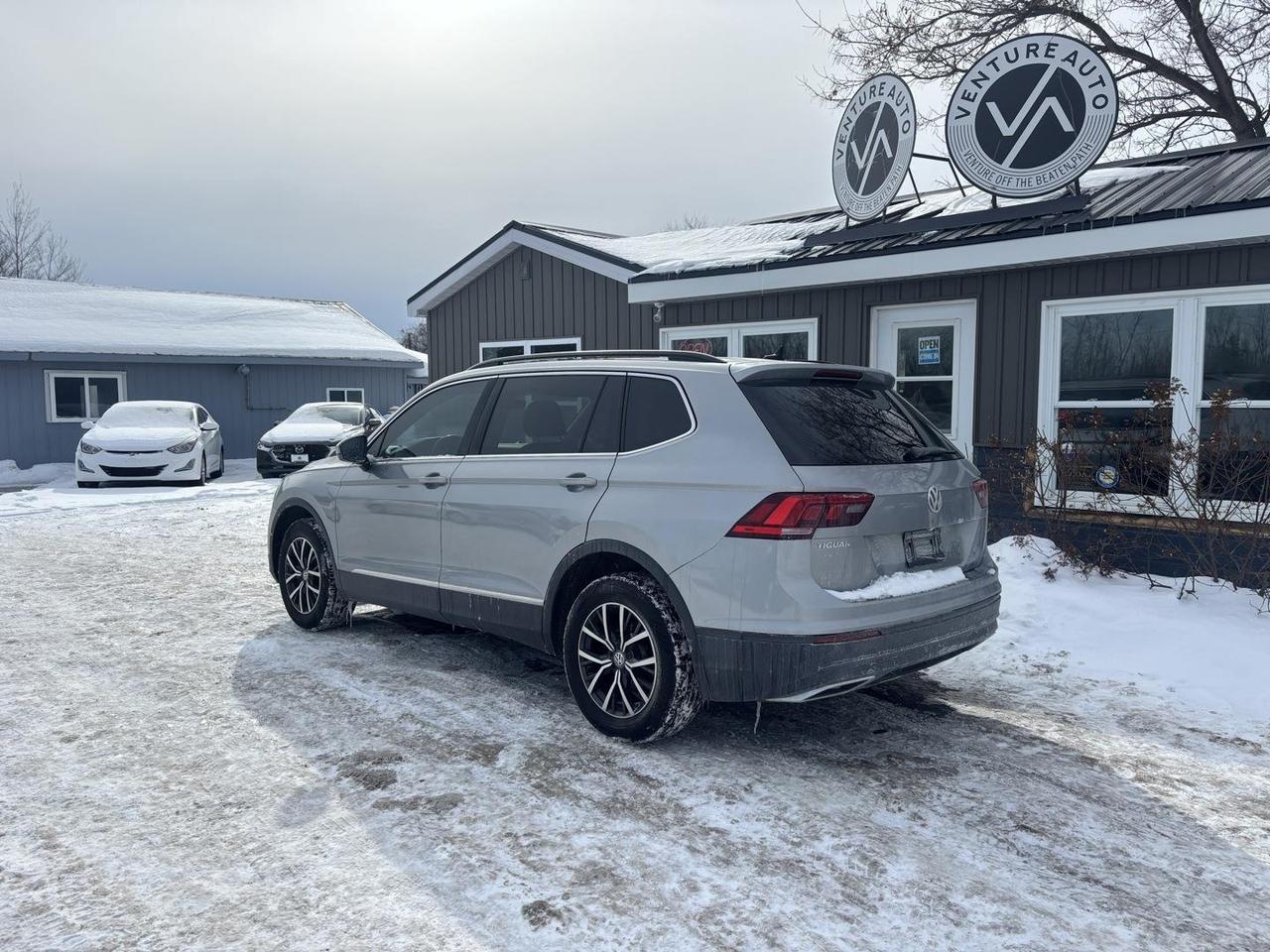 2019 Volkswagen Tiguan Comfortline 4dr All-wheel Drive 4MOTION Photo2