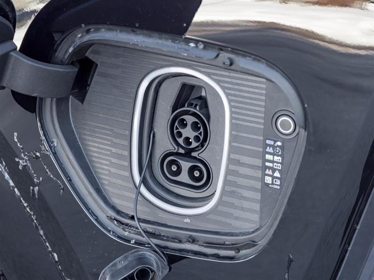 2026 Cadillac Escalade IQ Luxury 4dr All-Wheel Drive Photo4