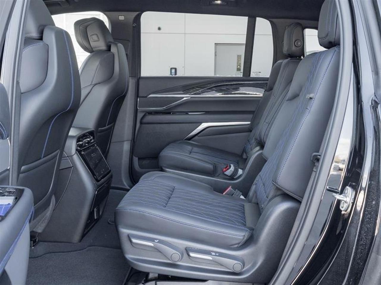 2026 Cadillac Escalade IQ Luxury 4dr All-Wheel Drive Photo