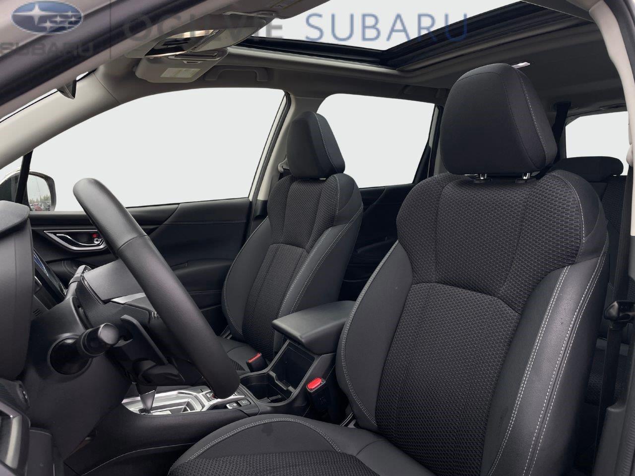 2023 Subaru Forester Touring 4dr All-Wheel Drive Photo4