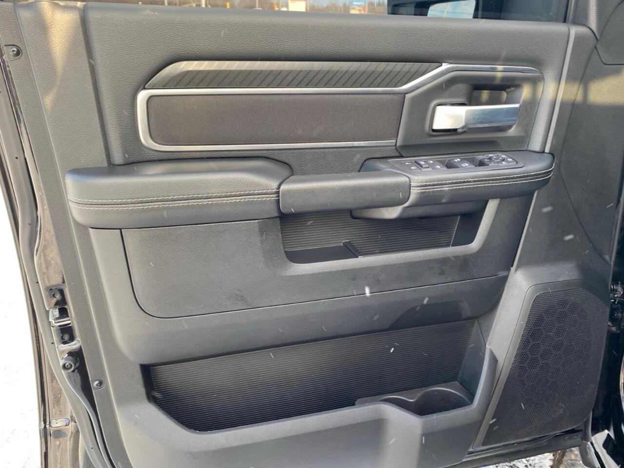 2025 RAM 2500 Big Horn 4x4 Crew Cab 6'4 Box Photo