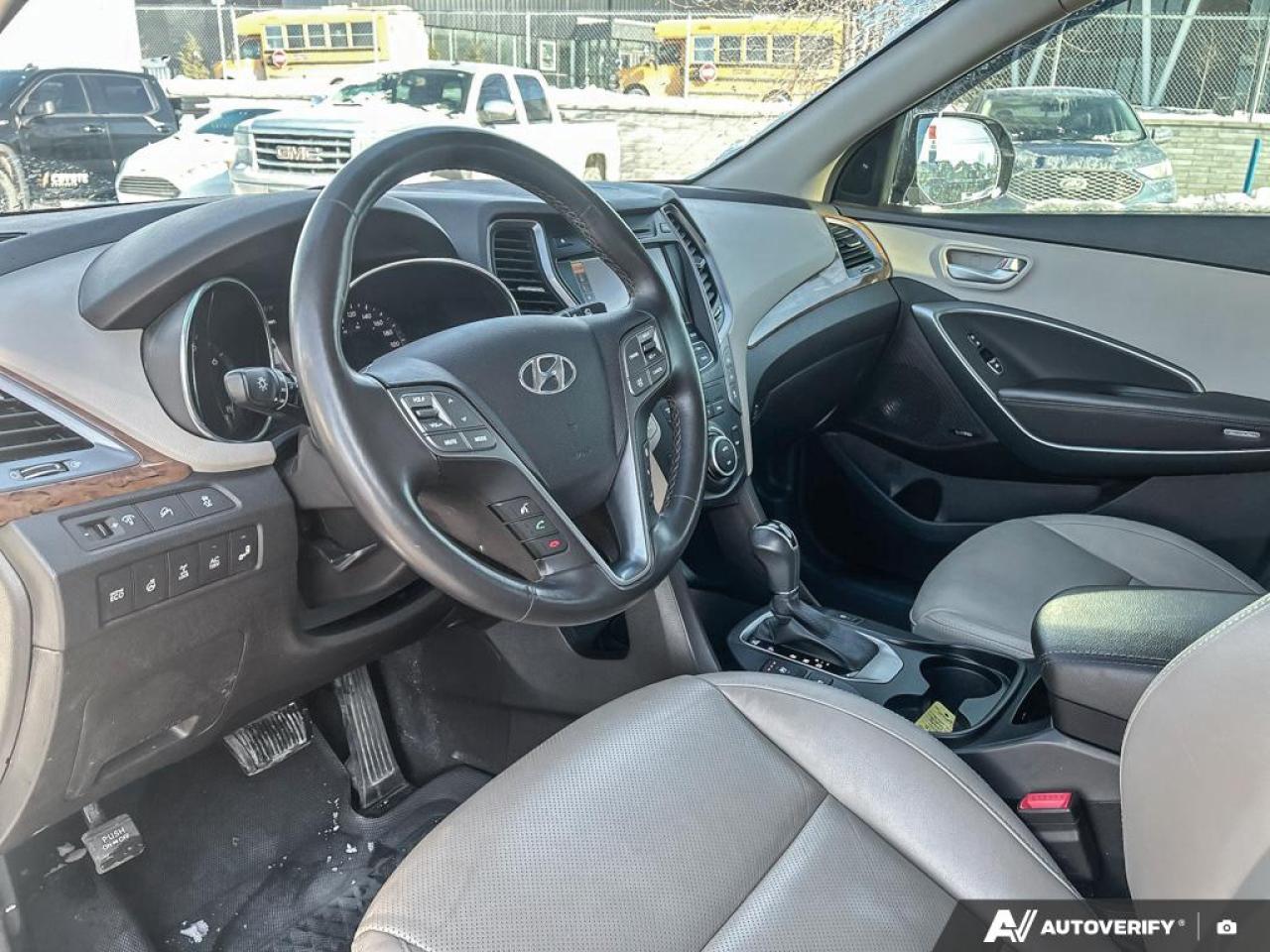 2016 Hyundai Santa Fe XL Limited Adventure Edition w/6 Passenger (A6 4dr All-Wheel Drive Photo