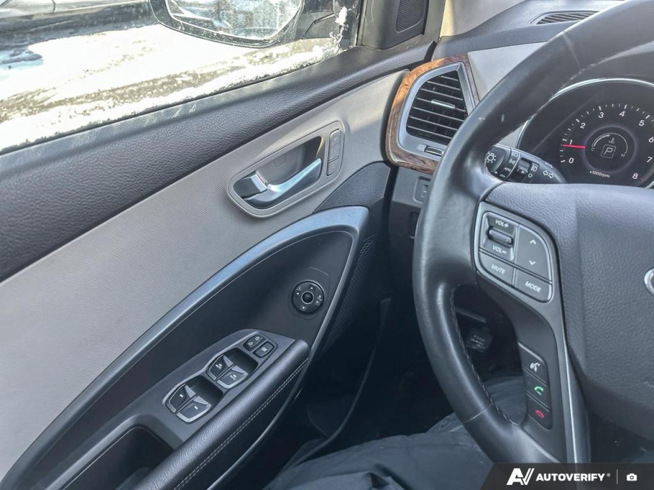 2016 Hyundai Santa Fe XL Limited Adventure Edition w/6 Passenger (A6 4dr All-Wheel Drive Photo