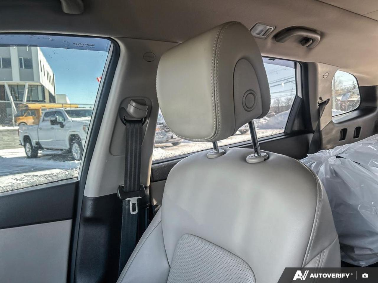 2016 Hyundai Santa Fe XL Limited Adventure Edition w/6 Passenger (A6 4dr All-Wheel Drive Photo