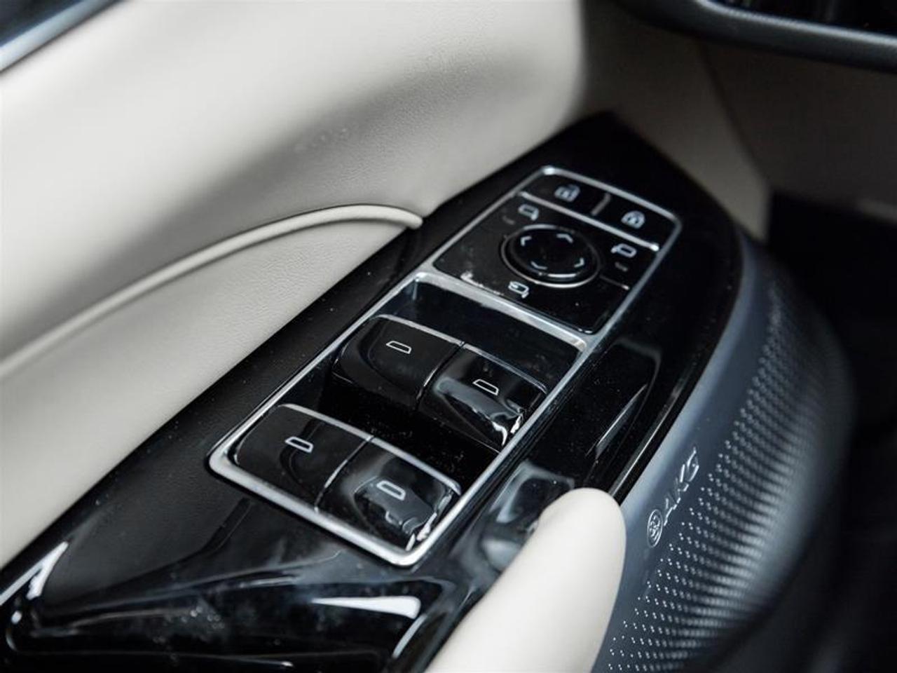 2026 Cadillac LYRIQ Signature Luxury 4dr Photo