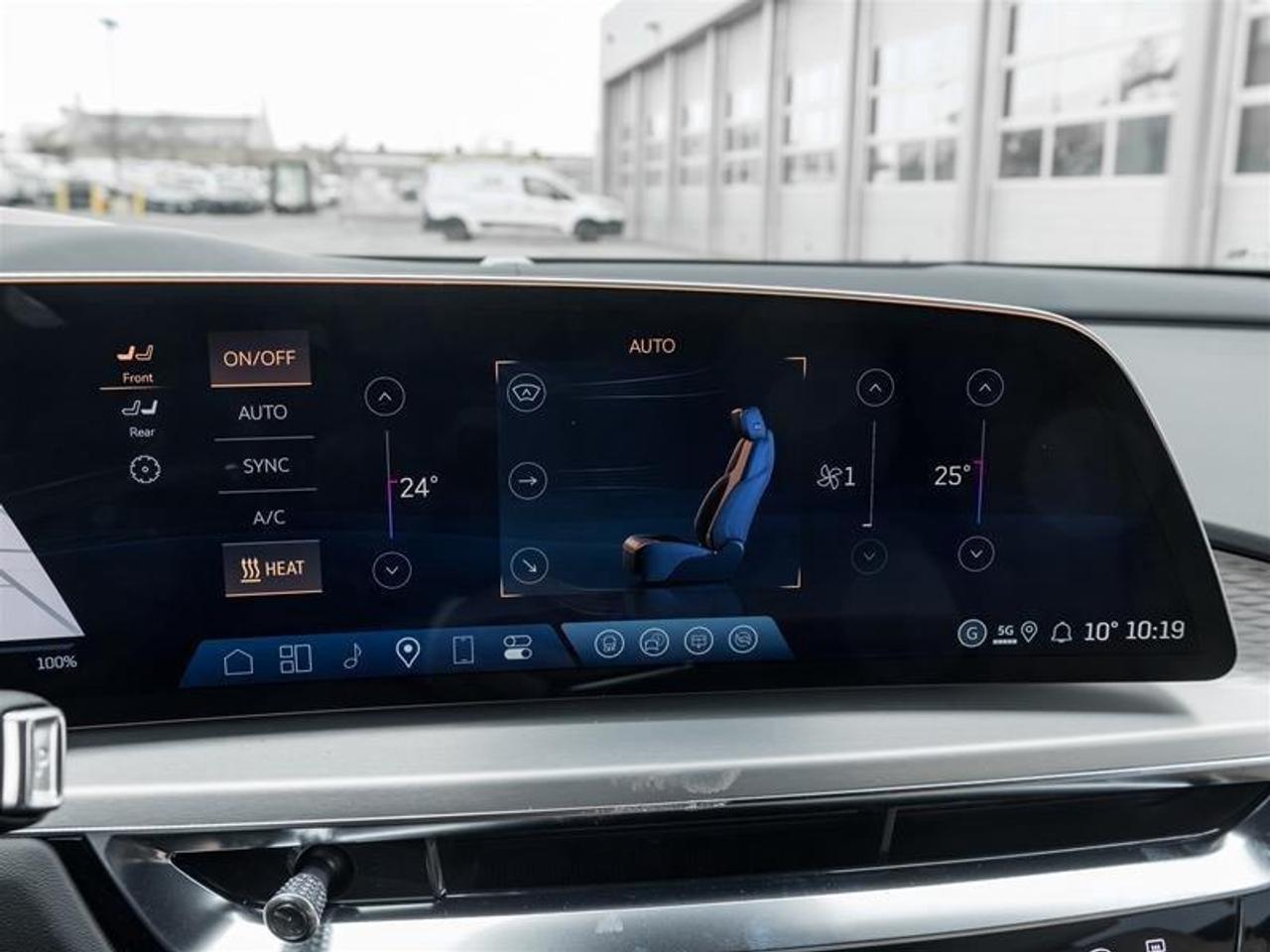 2026 Cadillac LYRIQ Signature Luxury 4dr Photo