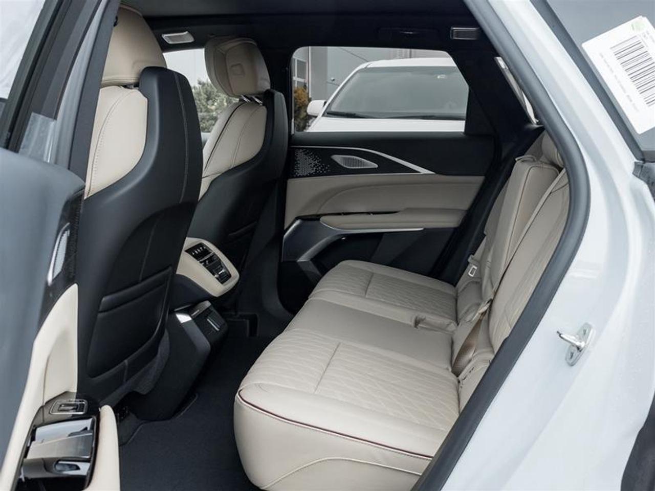 2026 Cadillac LYRIQ Signature Luxury 4dr Photo