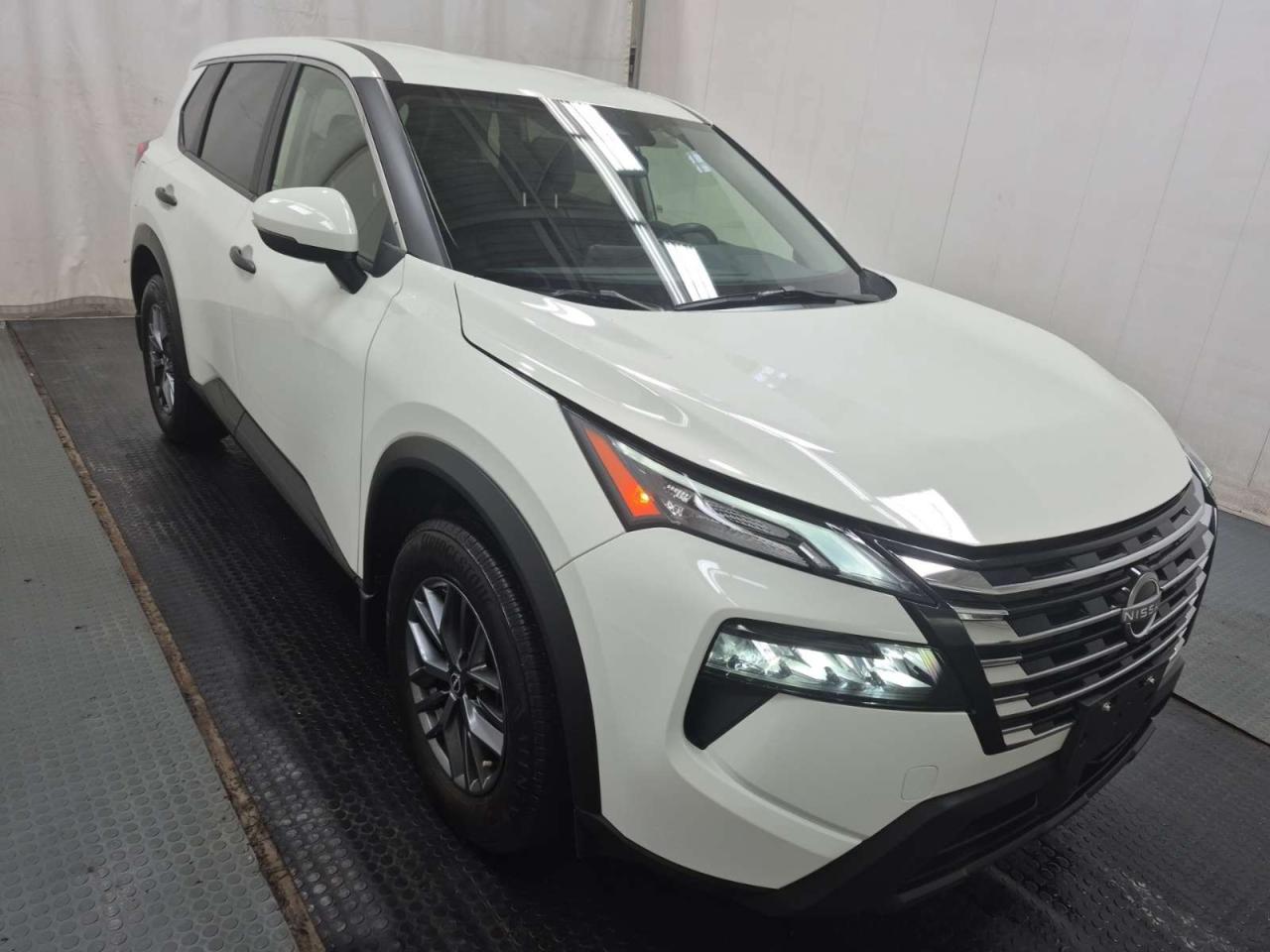 Serving Quinte for 60 years! 43,000 vehicles sold! We are one of Canadas largest independent retailers! High quantity-quality lease returns at live market pricing, best finance rates, rates as low as 6.45%, and no hidden fees. Up to 300 vehicles to choose from in 1 location. The way used car buying should be!