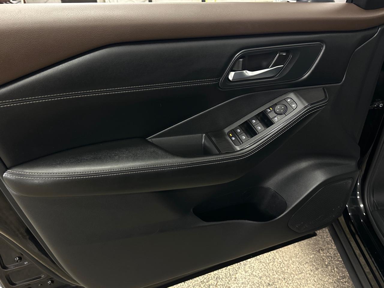 2023 Nissan Rogue SV Midnight Edition 4dr All-Wheel Drive Sport Utility Photo