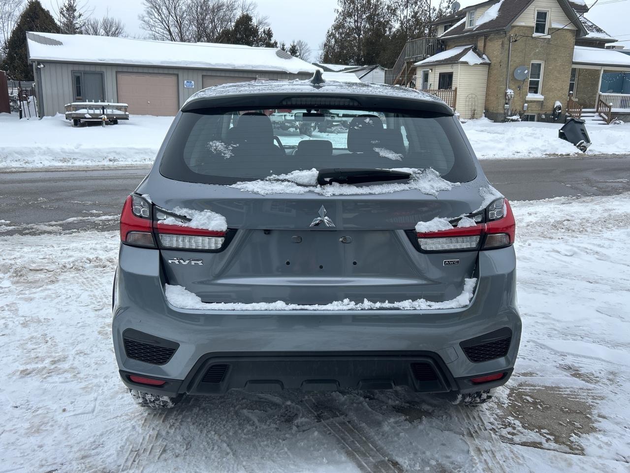 2024 Mitsubishi RVR ES   AWD  ** 10  YEAR  WARRANTY ! ** Photo