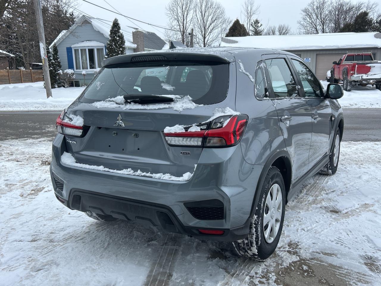 2024 Mitsubishi RVR ES   AWD  ** 10  YEAR  WARRANTY ! ** Photo