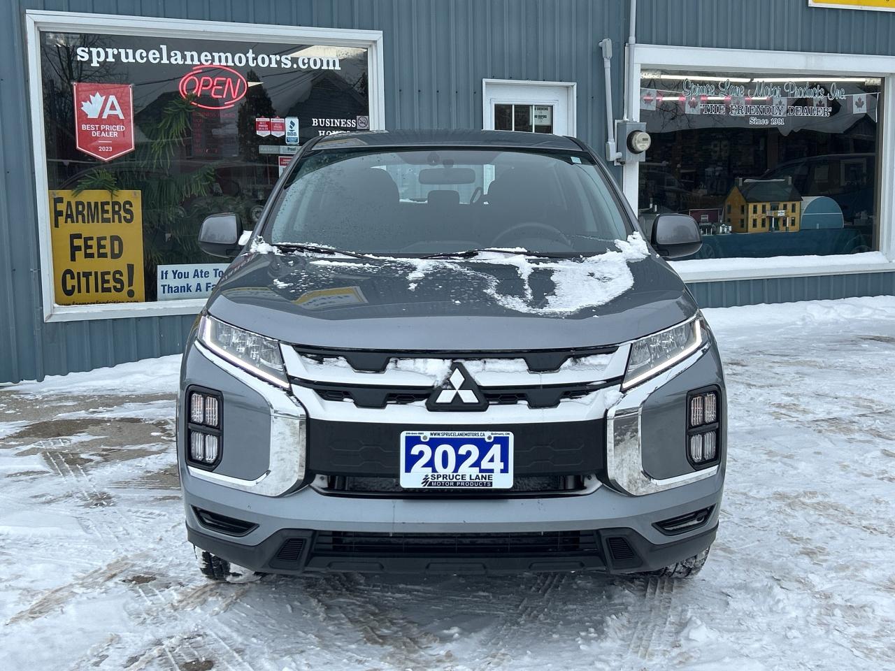 2024 Mitsubishi RVR ES   AWD  ** 10  YEAR  WARRANTY ! ** Photo