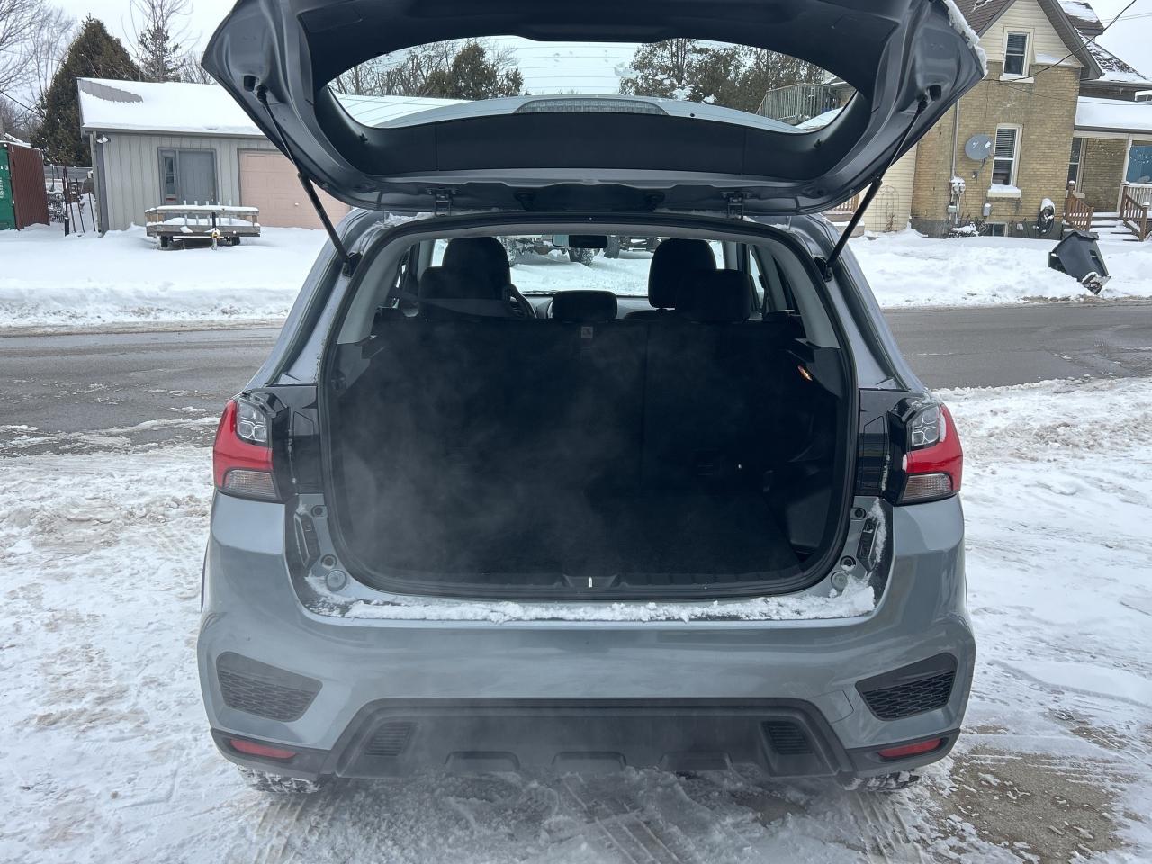 2024 Mitsubishi RVR ES   AWD  ** 10  YEAR  WARRANTY ! ** Photo