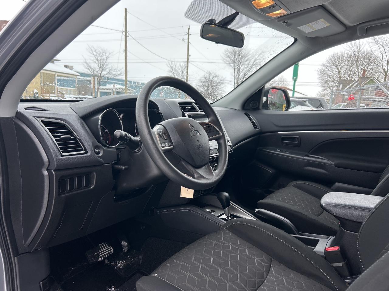 2024 Mitsubishi RVR ES   AWD  ** 10  YEAR  WARRANTY ! ** Photo