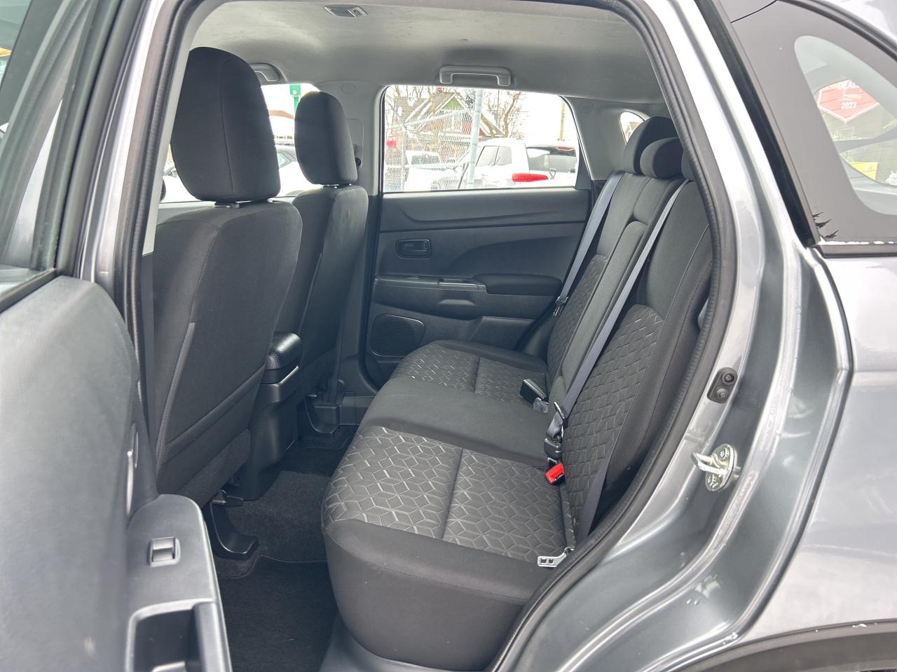 2024 Mitsubishi RVR ES   AWD  ** 10  YEAR  WARRANTY ! ** Photo