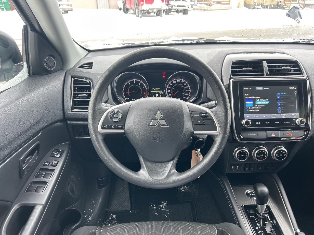 2024 Mitsubishi RVR ES   AWD  ** 10  YEAR  WARRANTY ! ** Photo