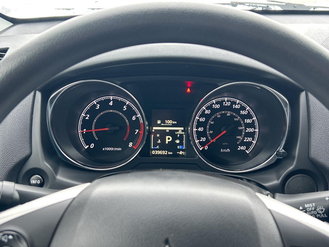 2024 Mitsubishi RVR ES   AWD  ** 10  YEAR  WARRANTY ! ** Photo