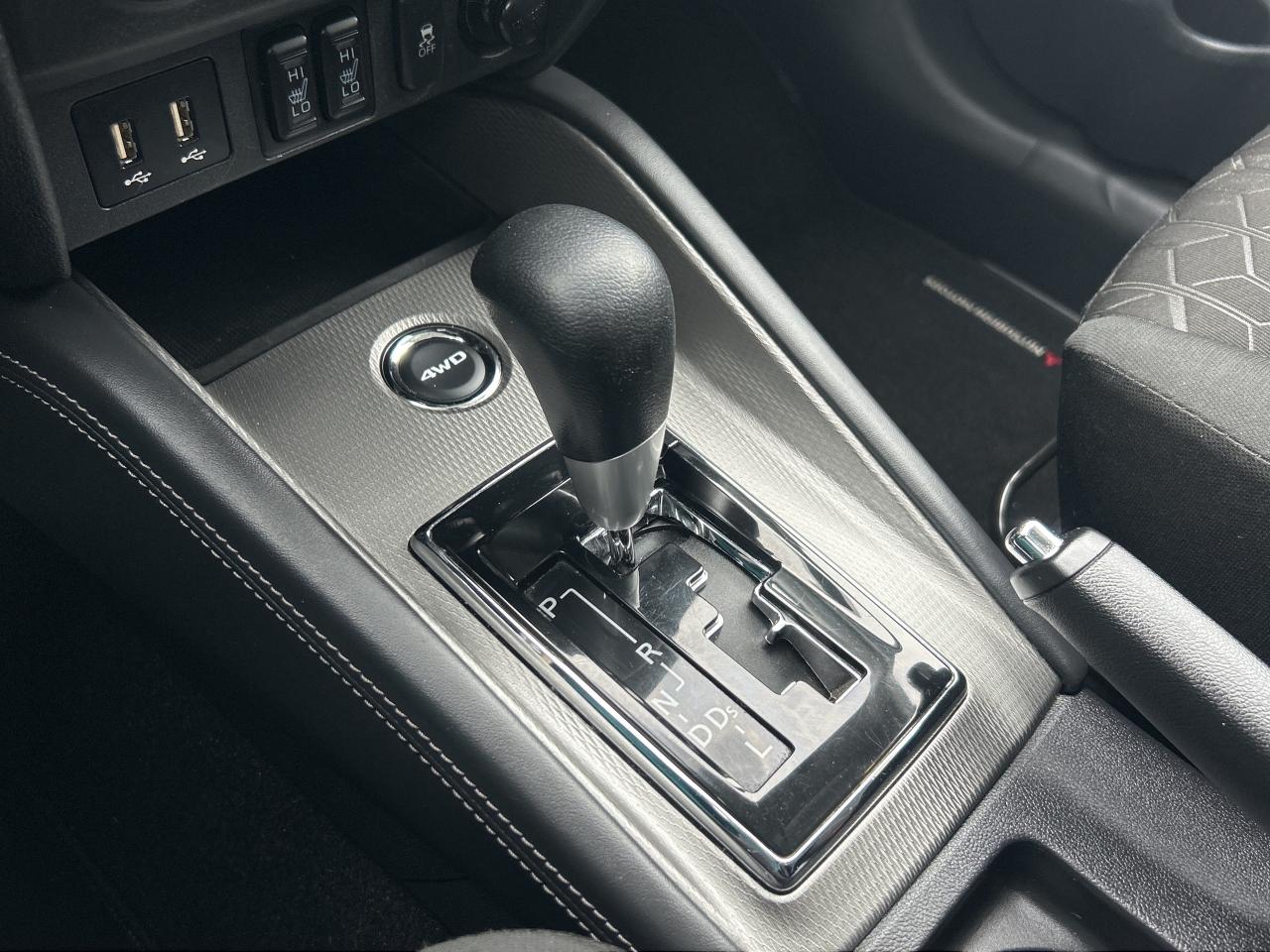 2024 Mitsubishi RVR ES   AWD  ** 10  YEAR  WARRANTY ! ** Photo