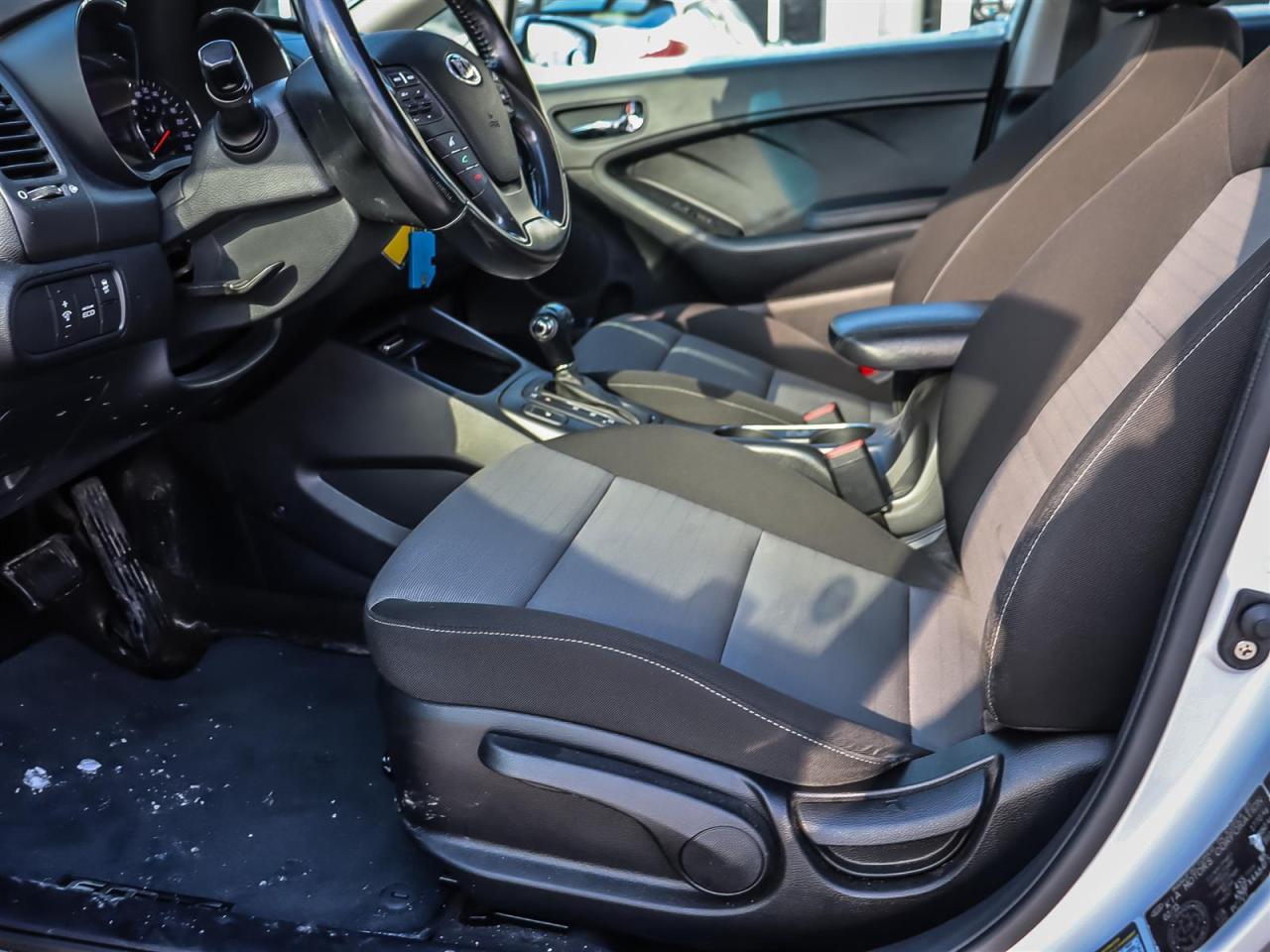 2015 Kia Forte EX AUTO REAR CAMERA HEATED SEATS Photo