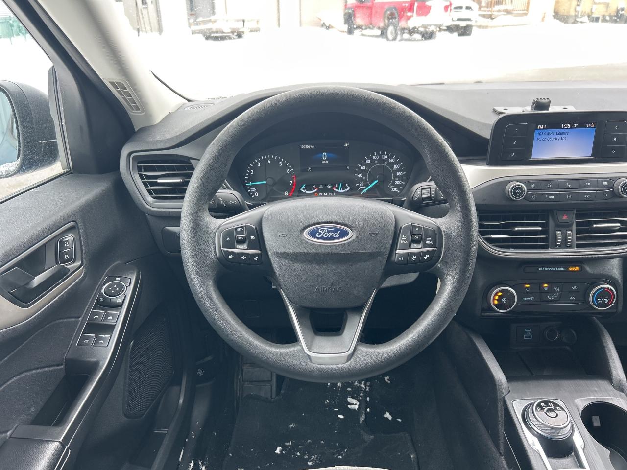 2022 Ford Escape S    AWD.  ** CLEAN ** Photo