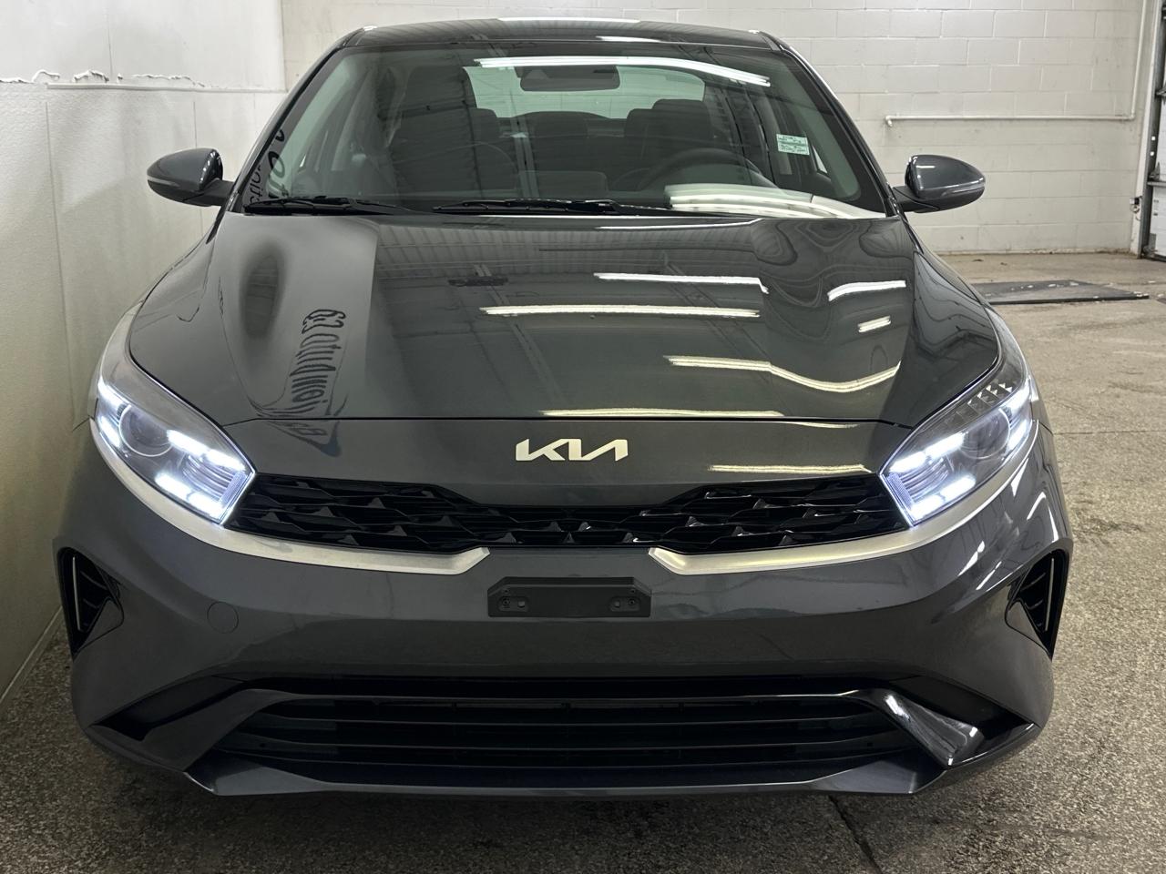 2023 Kia Forte EX 4dr Sedan Photo