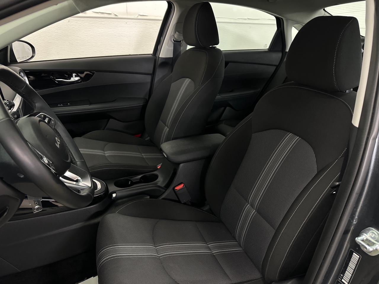 2023 Kia Forte EX 4dr Sedan Photo