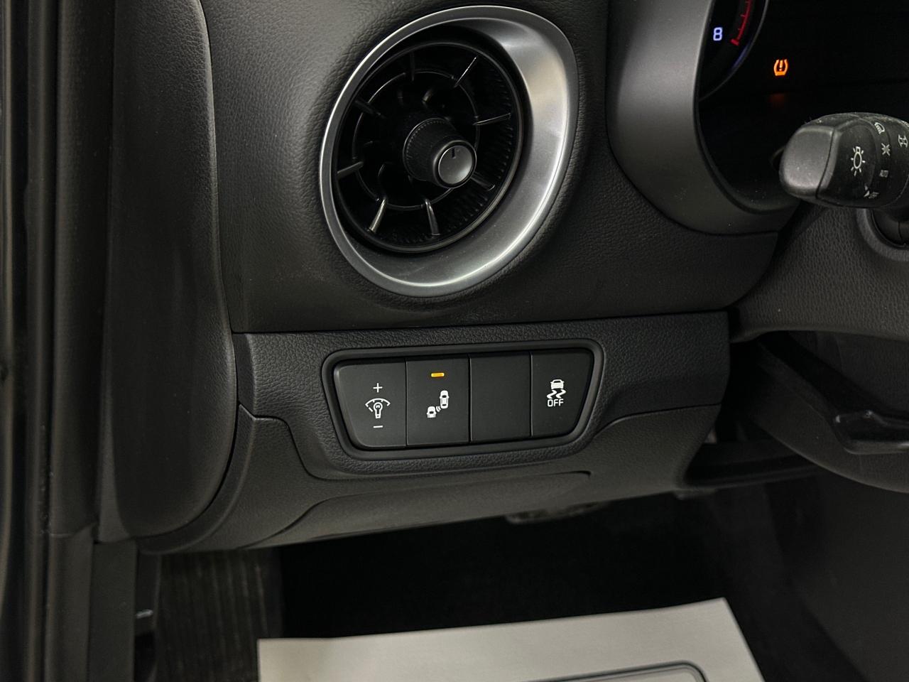 2023 Kia Forte EX 4dr Sedan Photo