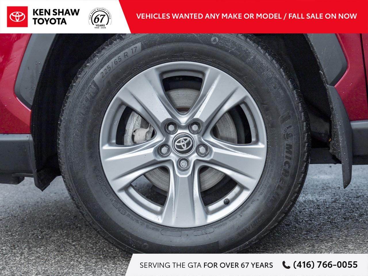 2024 Toyota RAV4 XLE 4dr All-wheel Drive Photo4