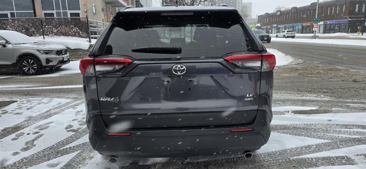 2021 Toyota RAV4 LE AWD Photo