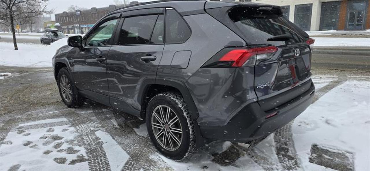 2021 Toyota RAV4 LE AWD Photo