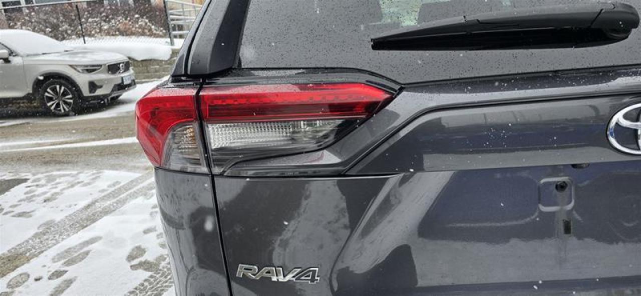 2021 Toyota RAV4 LE AWD Photo