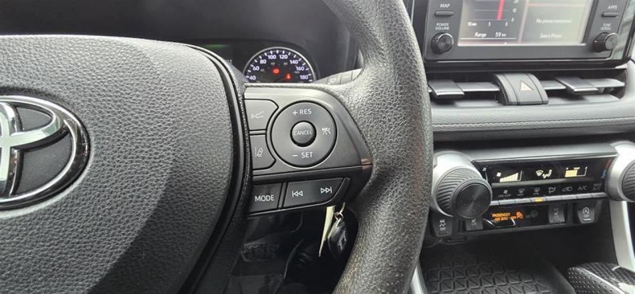 2021 Toyota RAV4 LE AWD Photo