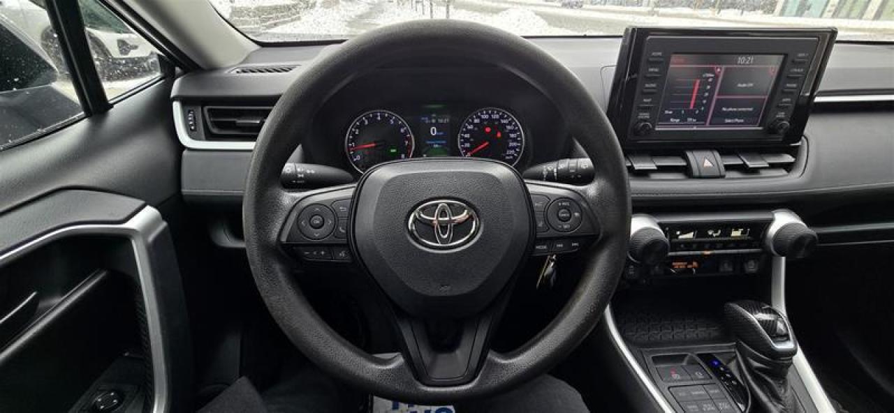 2021 Toyota RAV4 LE AWD Photo
