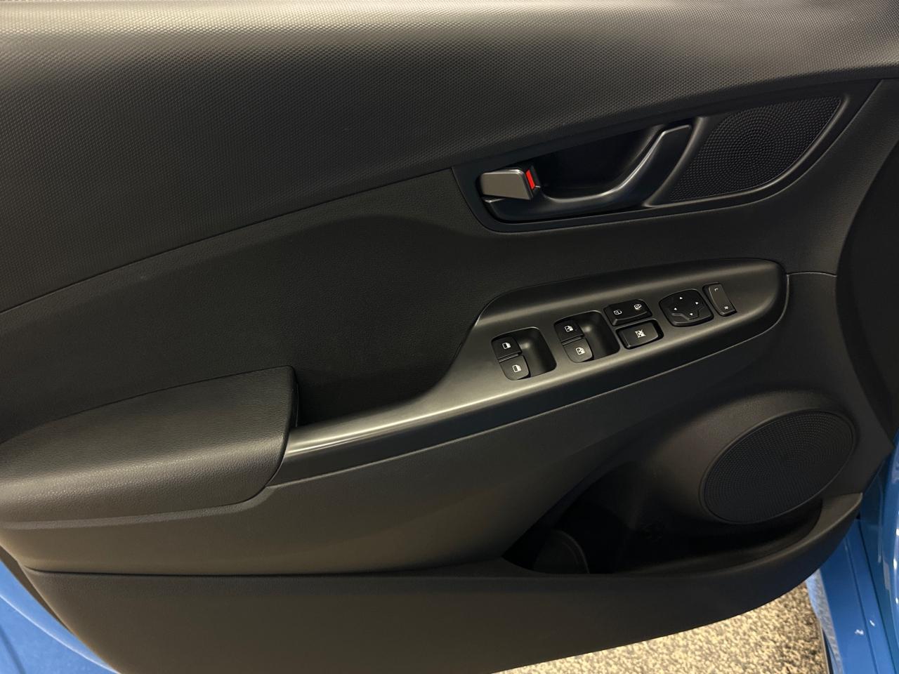 2022 Hyundai KONA 1.6T N Line w/Two-Tone Roof 4dr All-Wheel Drive Photo