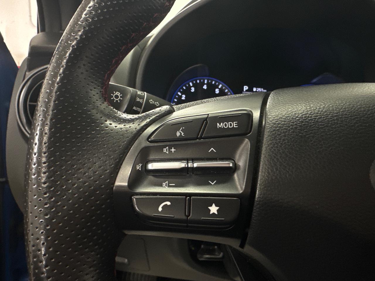 2022 Hyundai KONA 1.6T N Line w/Two-Tone Roof 4dr All-Wheel Drive Photo