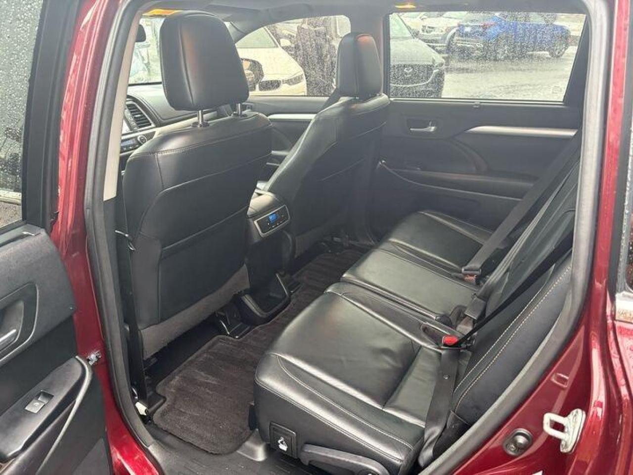 2016 Toyota Highlander  Photo