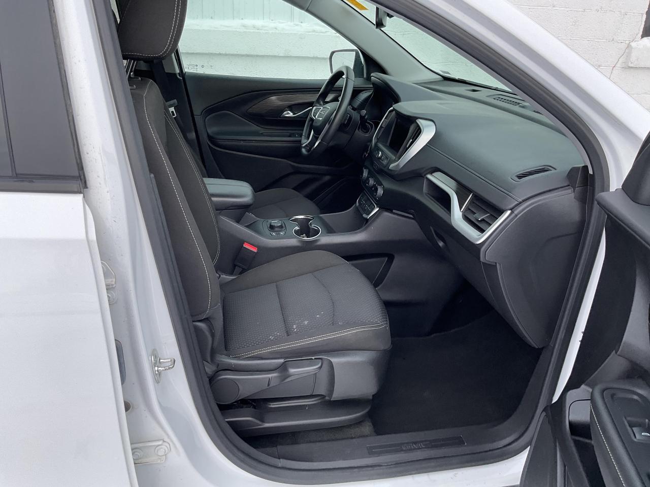 2024 GMC Terrain SLE 4dr All-Wheel Drive Photo