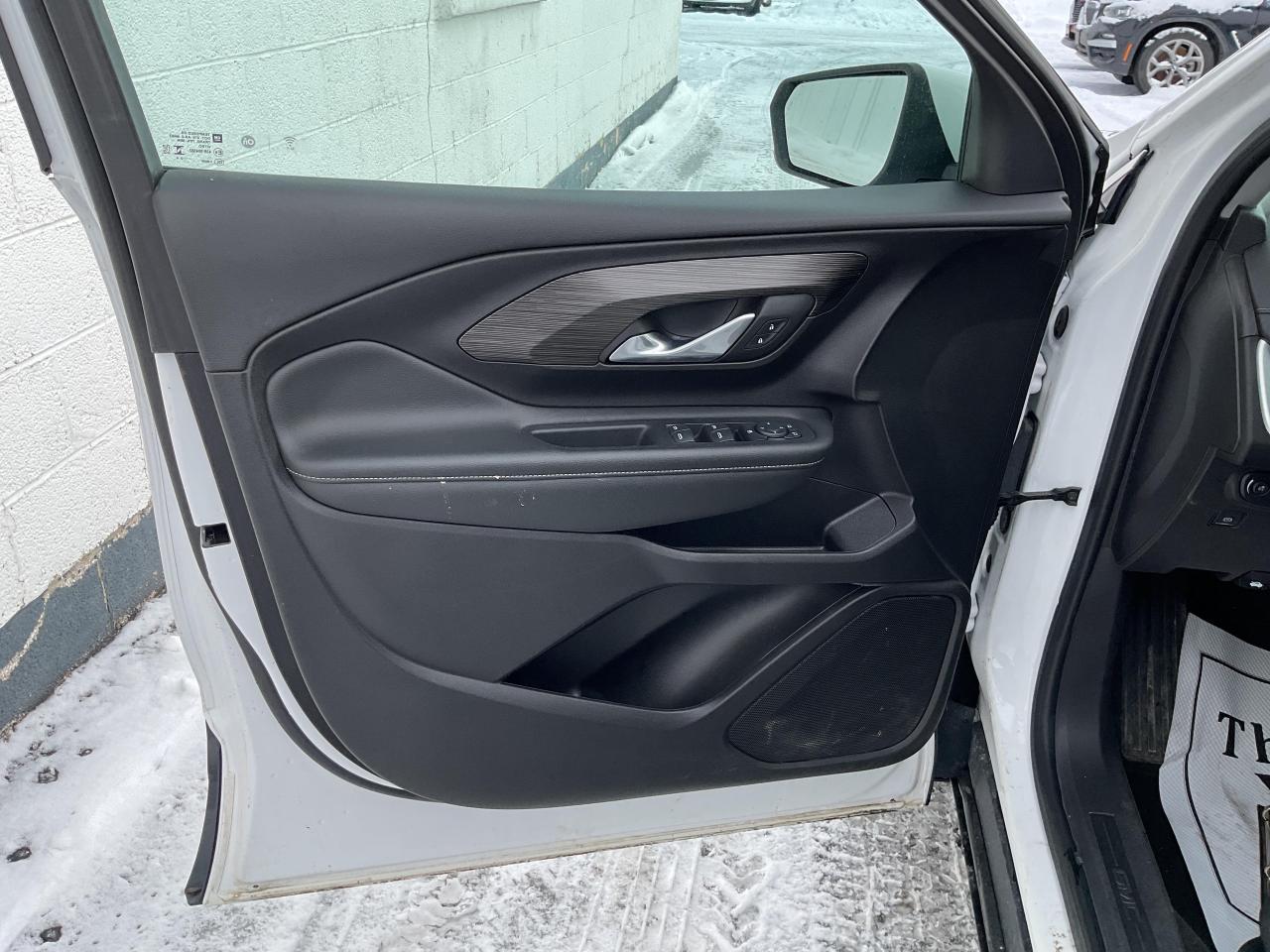 2024 GMC Terrain SLE 4dr All-Wheel Drive Photo