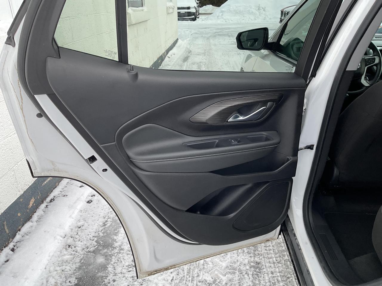 2024 GMC Terrain SLE 4dr All-Wheel Drive Photo