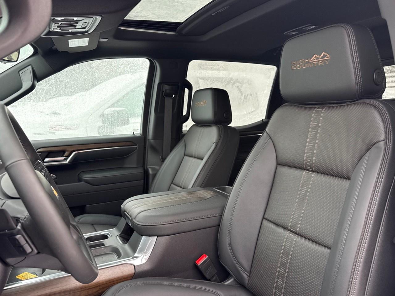 2026 Chevrolet Silverado 1500 Crew Cab Short Box 4-Wheel Drive High Country Photo