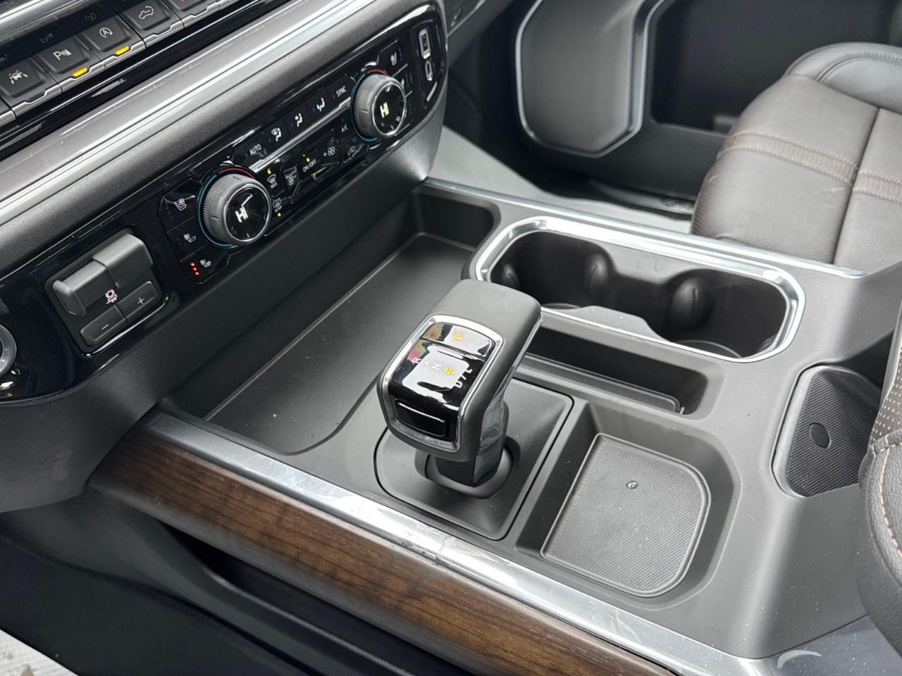 2026 Chevrolet Silverado 1500 Crew Cab Short Box 4-Wheel Drive High Country Photo