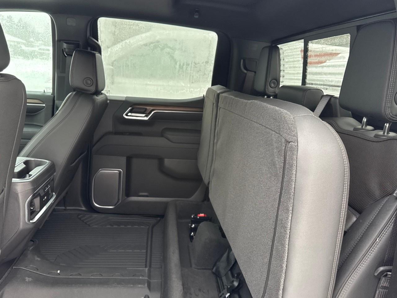 2026 Chevrolet Silverado 1500 Crew Cab Short Box 4-Wheel Drive High Country Photo