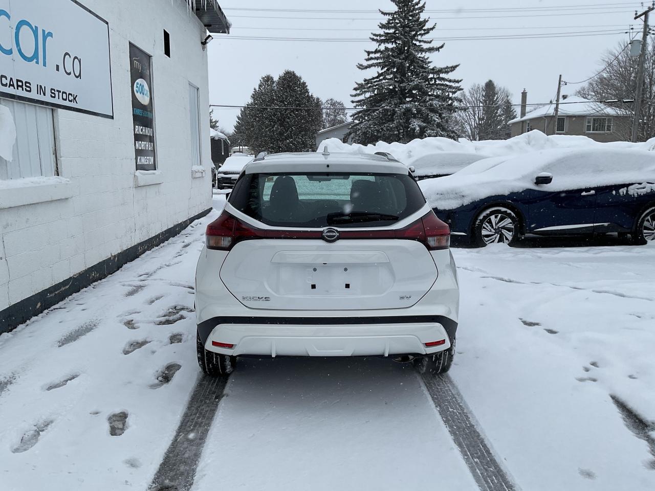 2024 Nissan Kicks SV 4dr Front-Wheel Drive Photo3