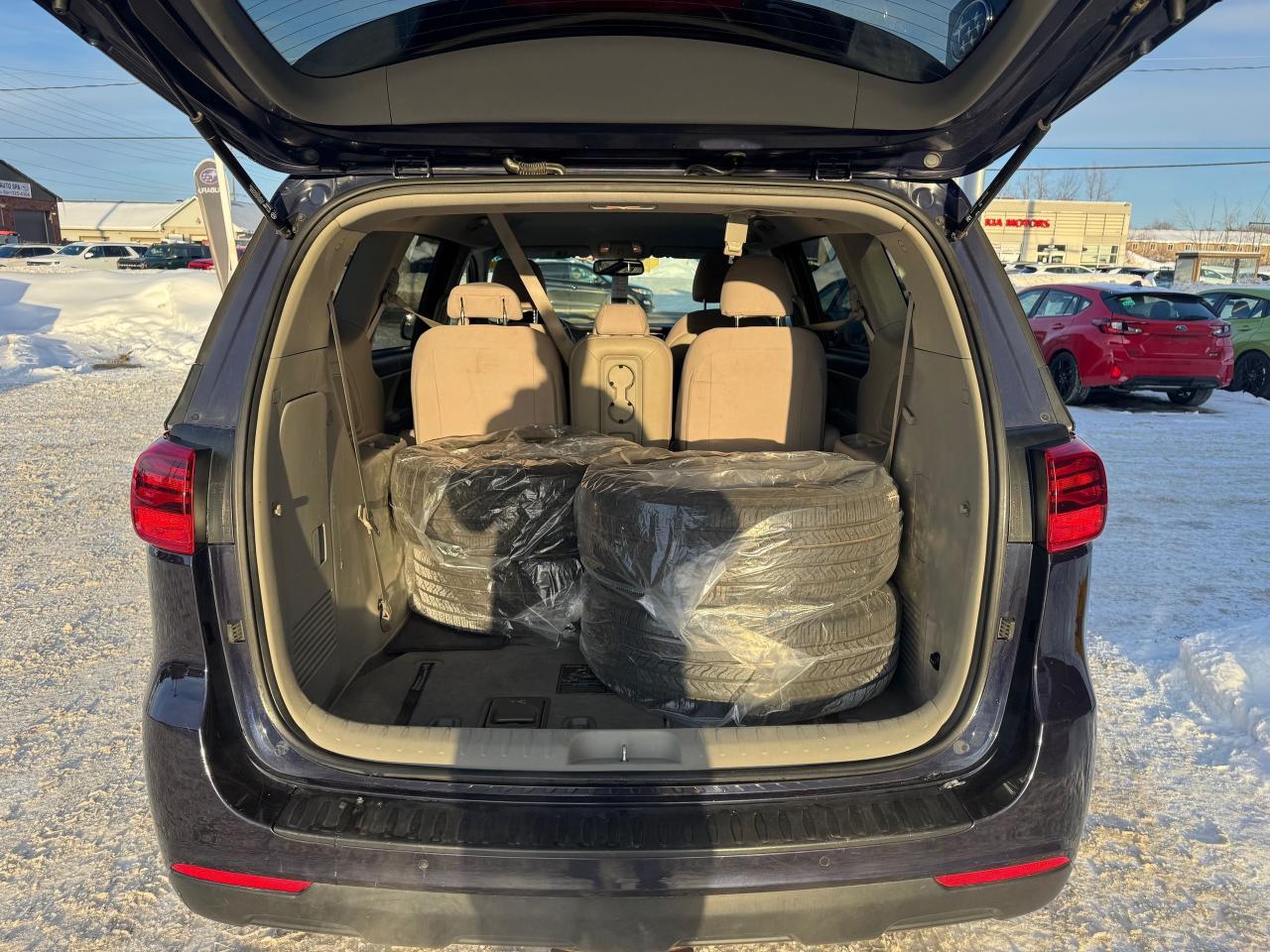 2019 Kia Sedona LX   CLEAN CARFAX   8 SEATS   TWO SETS OF TIRES ON Photo