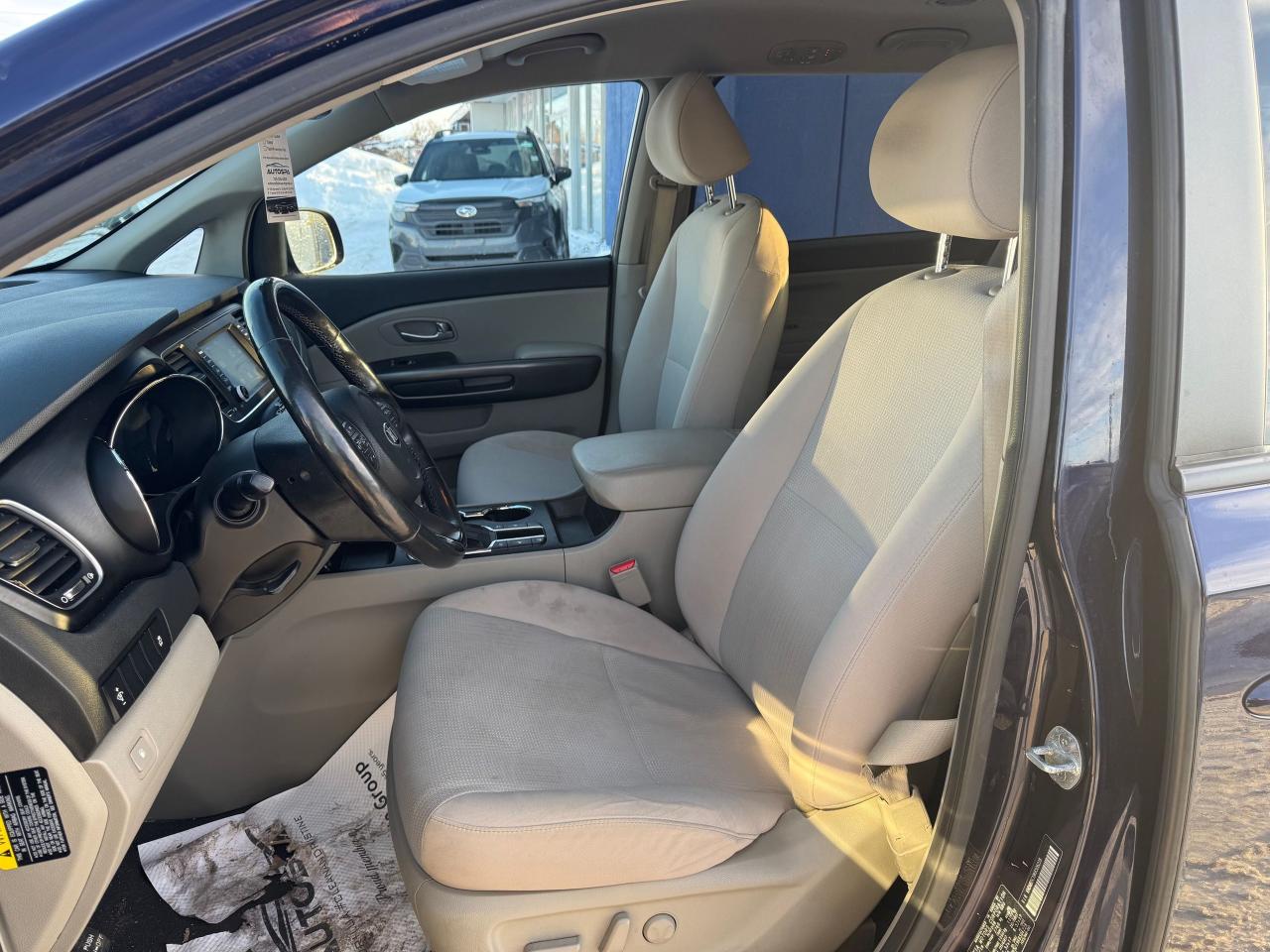 2019 Kia Sedona LX   CLEAN CARFAX   8 SEATS   TWO SETS OF TIRES ON Photo