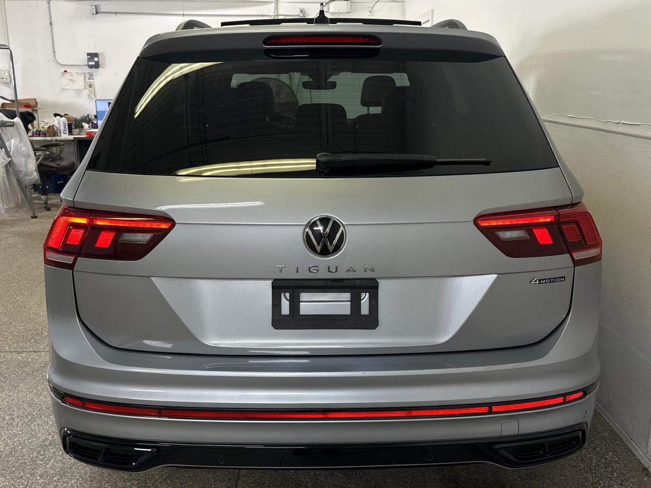 2024 Volkswagen Tiguan Comfortline R-Line Black Edition 4dr All-Wheel Drive 4MOTION Photo