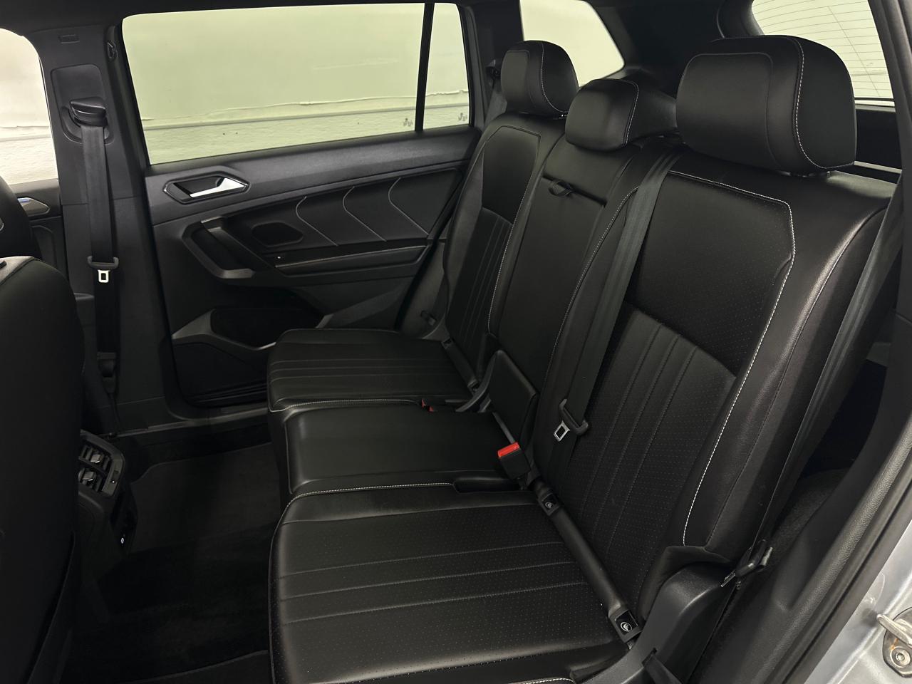 2024 Volkswagen Tiguan Comfortline R-Line Black Edition 4dr All-Wheel Drive 4MOTION Photo