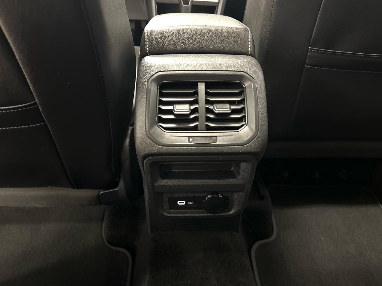 2024 Volkswagen Tiguan Comfortline R-Line Black Edition 4dr All-Wheel Drive 4MOTION Photo