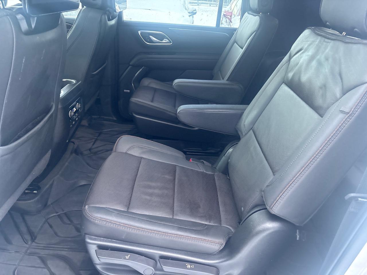 2024 Chevrolet Suburban High Country 4WD + 6.2L + Premium Pkg + Rear Seat Photo