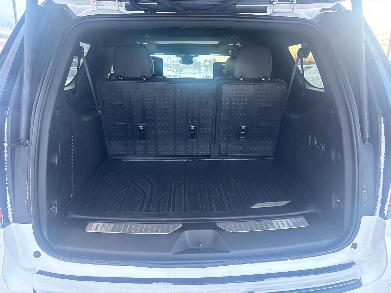 2024 Chevrolet Suburban High Country 4WD + 6.2L + Premium Pkg + Rear Seat Photo